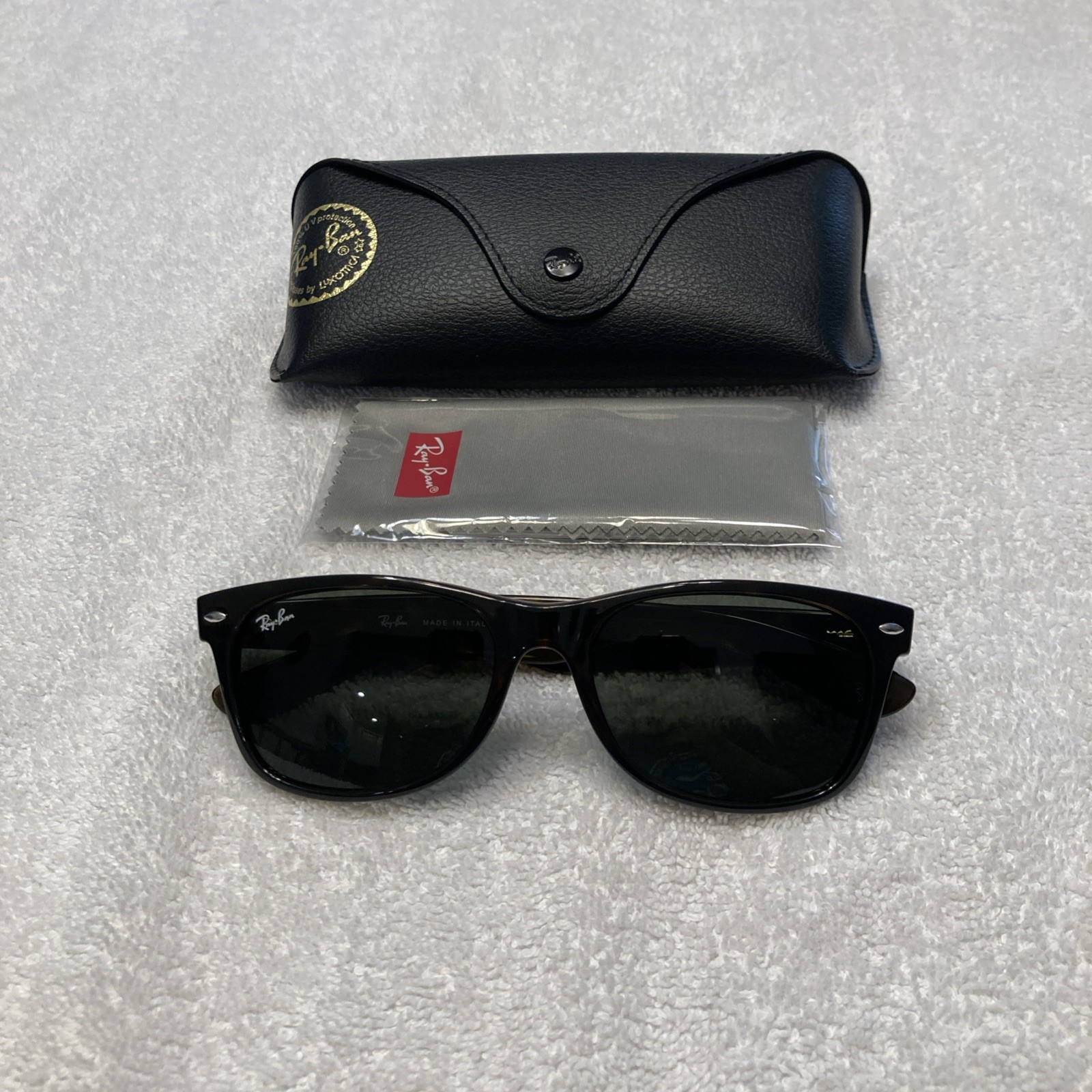 Brand New Authentic Ray Ban New Wayfarer RB2132 Sunglasses W/case