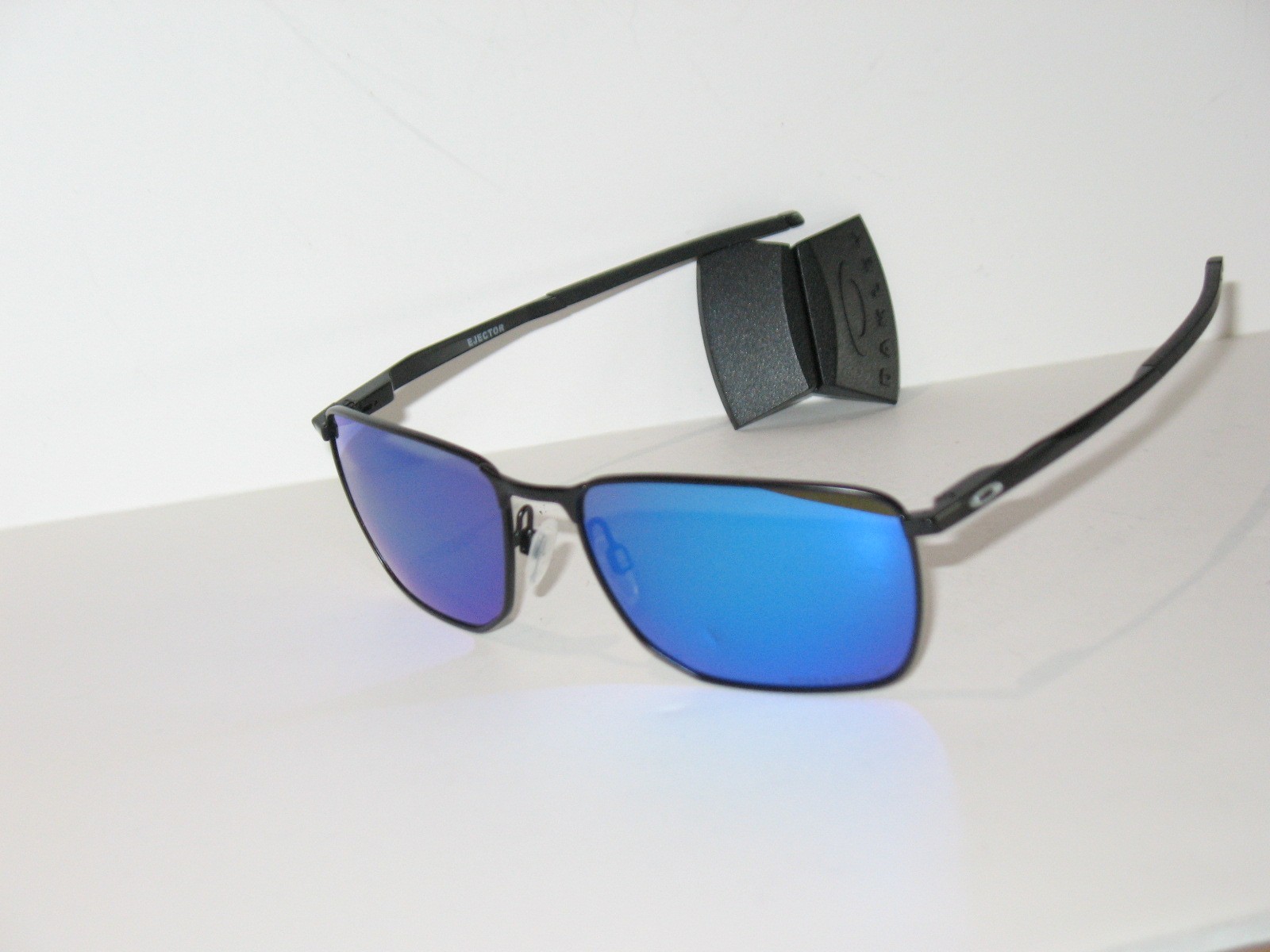 Oakley EJECTOR Satin Black/PRIZM SAPPHIRE POLARIZED Lenses Sunglasses 4142-16