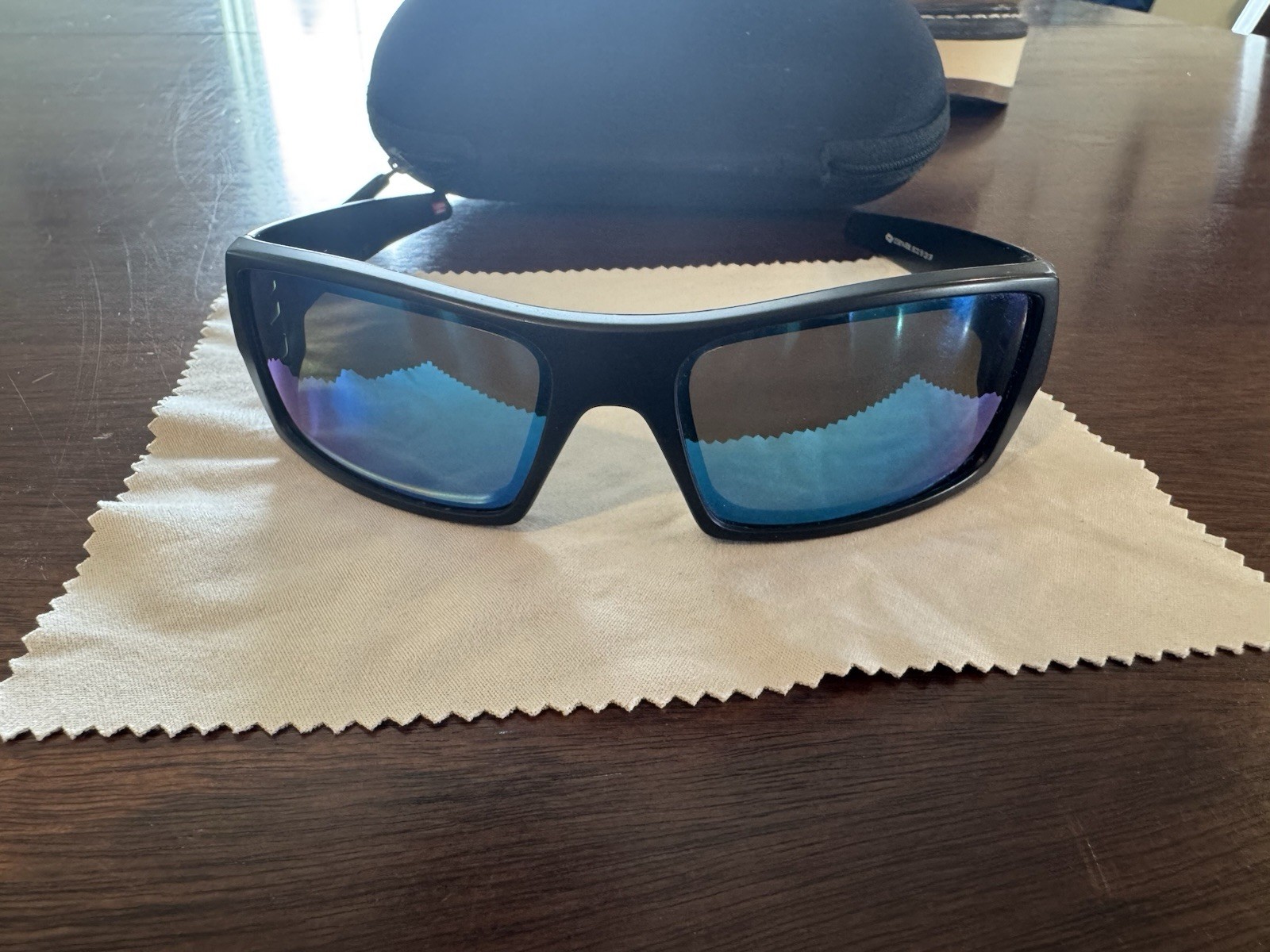 Oakley Gascan Wrap Sunglasses Black Frame Blue Mirrored Lightweight Reflective