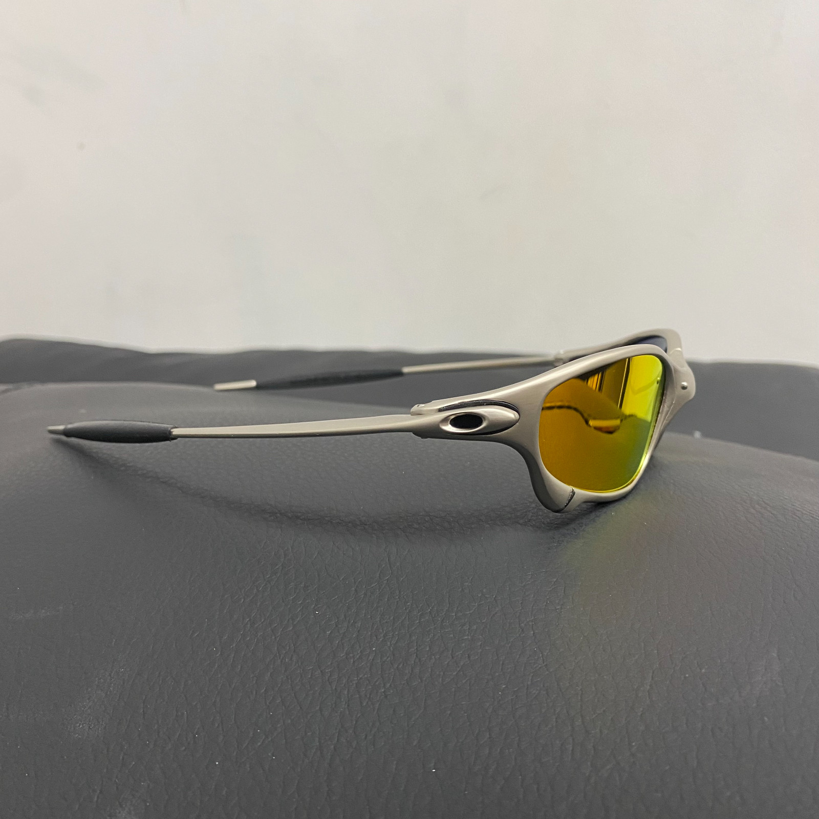 Oakley Juliet 1.0 X-Metal Polarized Sunglasses Silver Frames Red Vintage Y2K