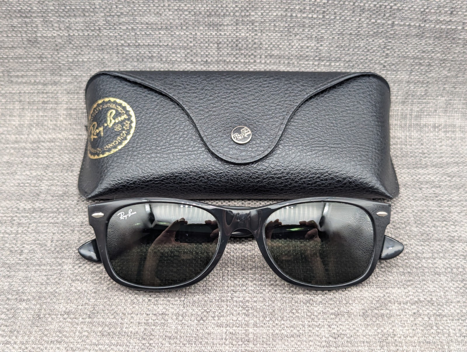 Ray-Ban New Wayfarer Sunglasses RB2132 55/18 Black / Green Lens 55mm