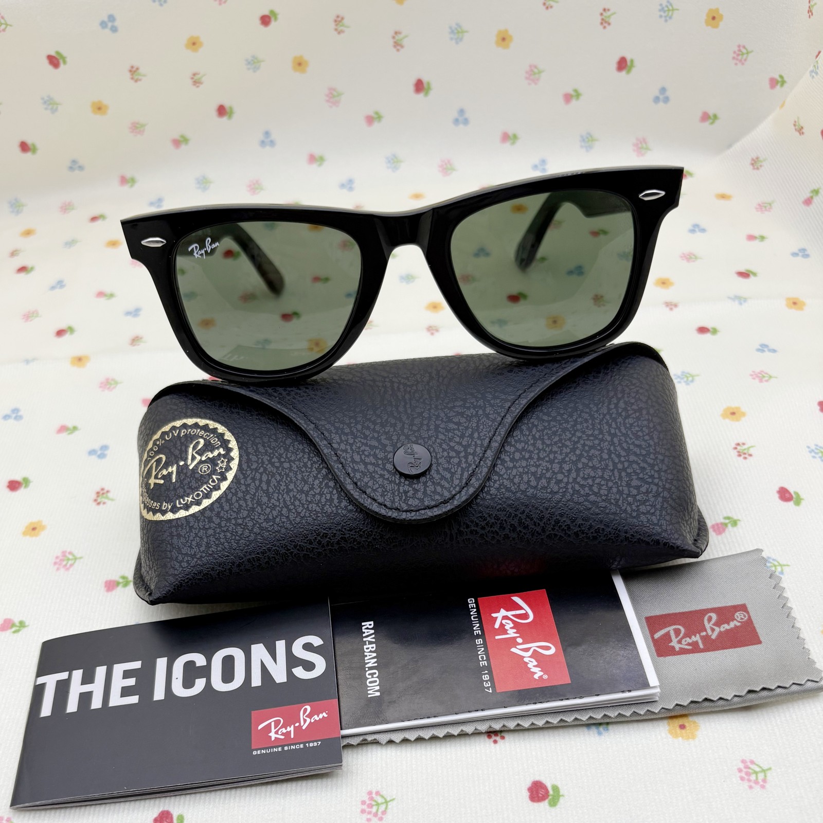 Ray-Ban Sunglasses RB2140 Original Wayfarer Black Frame Green Lenses 50mm Unisex