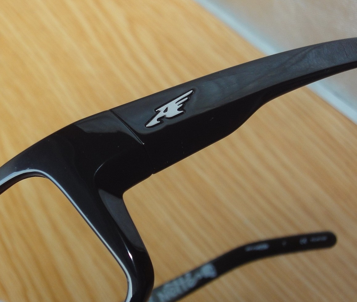 Arnette Fastball 4202-2267/81 Black mint frame/62mm-16 Polarized(Defective Lens)