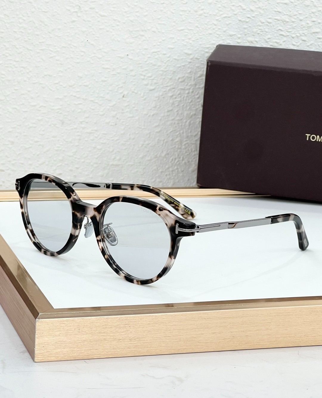 Tom Ford FT1234-D Round Sunglasses 51-22-145