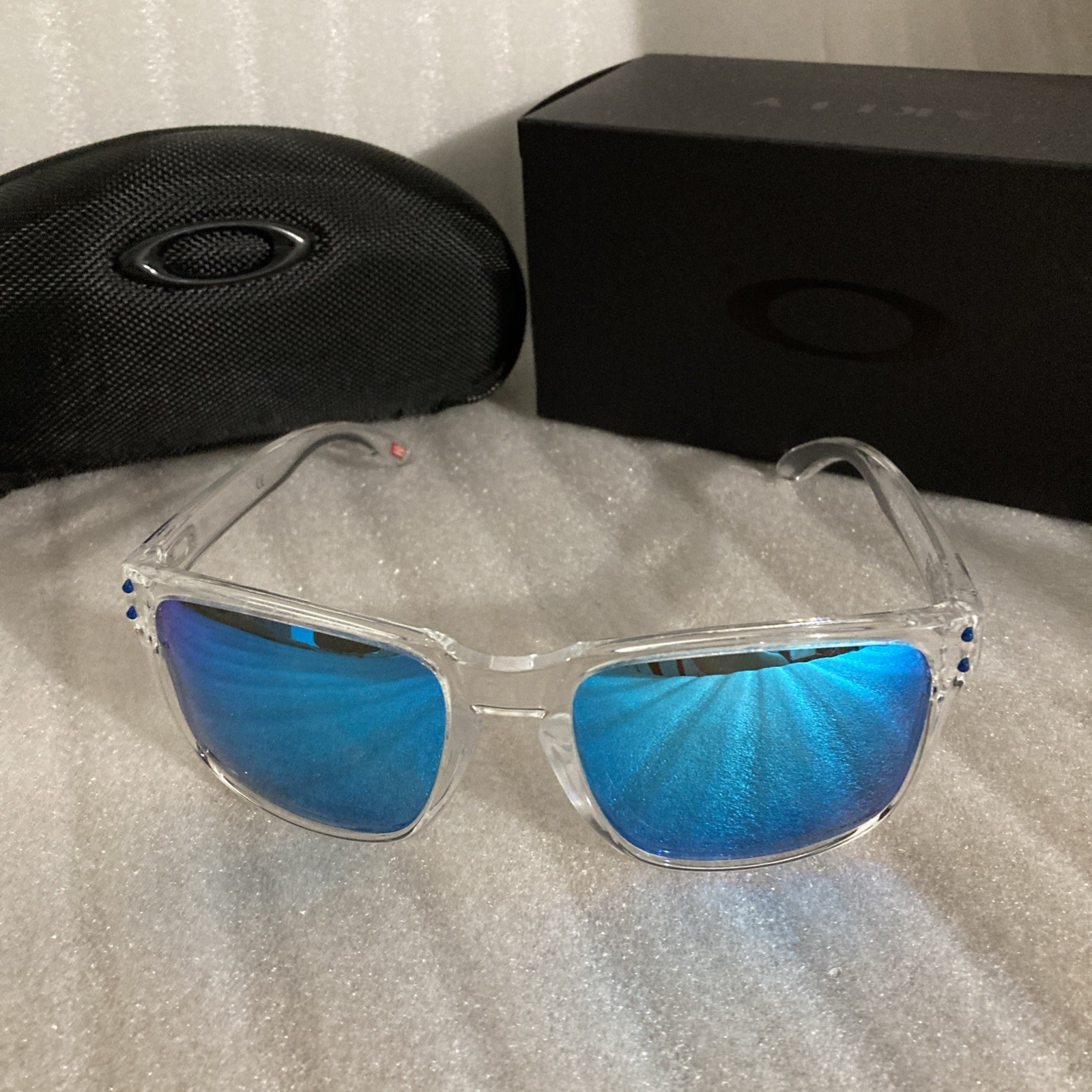 Oakley Holbrook XL Polarized Blue Lenses Square Sunglasses New With Case