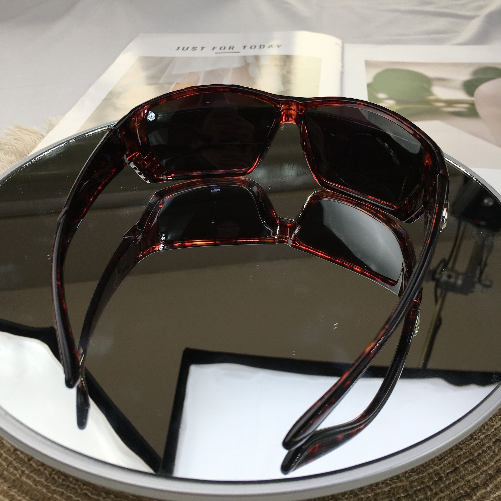 Costa Del Mar Polarized Sunglasses Tortoise Frame Blue Mirror Lens New In Box