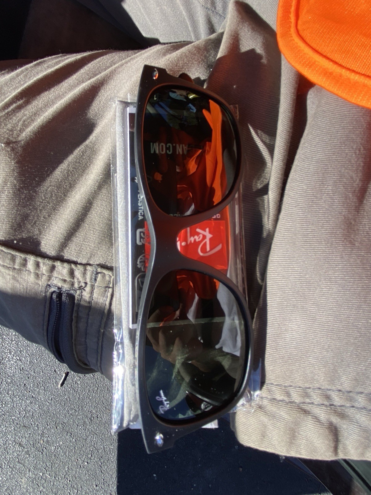 Ray-Ban New Wayfarer Sunglasses ORB2132 with Case and Cleaning Cloth