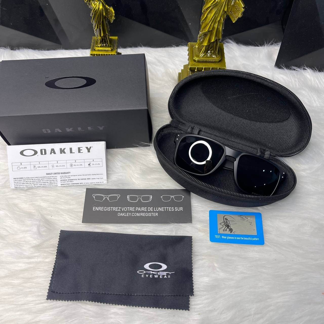 New Oakley Holbrook Polarized Black Lens Sunglasses Matte Black Frame