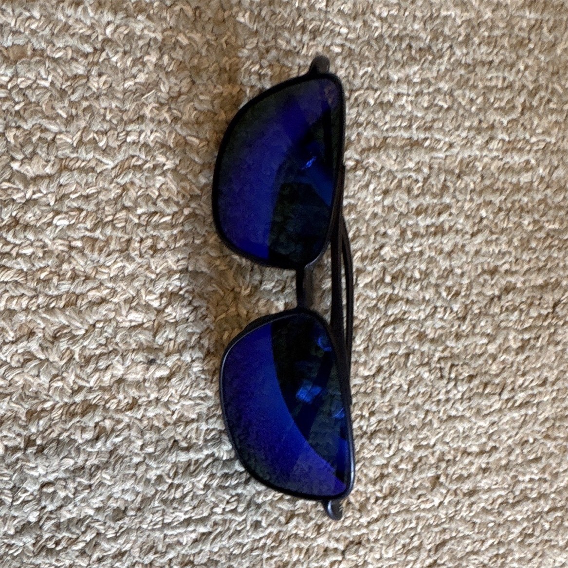 Men’s Lightweight Wrap Sunglasses Black Plastic Frame Blue Mirrored Lenses