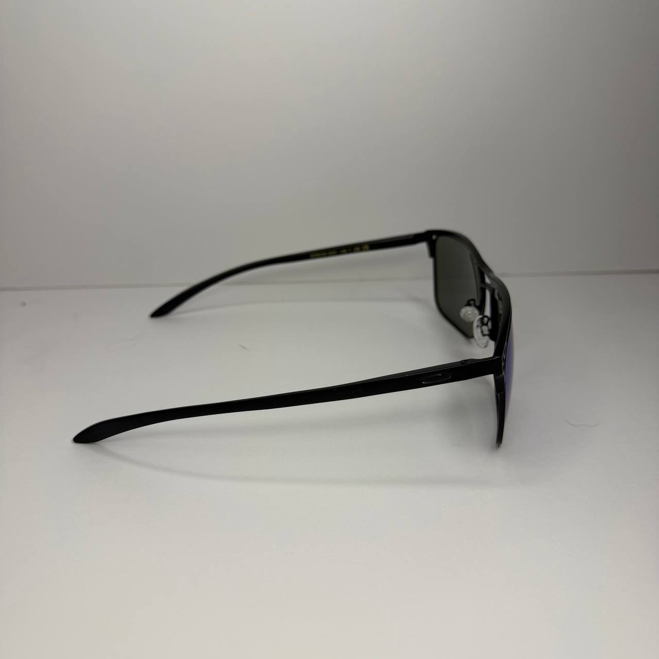 Oakley Men’s HOLBROOK TI Sunglasses Black Metal Frame Blue Mirrored Tinted