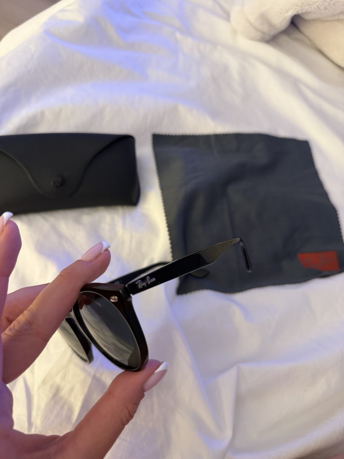 Ray-Ban RB2180 Round Sunglasses Black Plastic Frame G-15 Dark Green 145mm