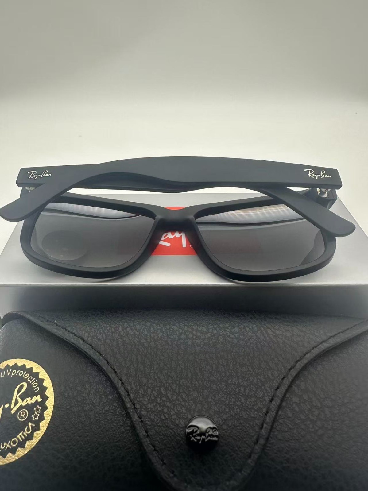 Ray-Ban Justin Grey Polarized Gradient Men’s Sunglasses RB4165 622/T3 54mm
