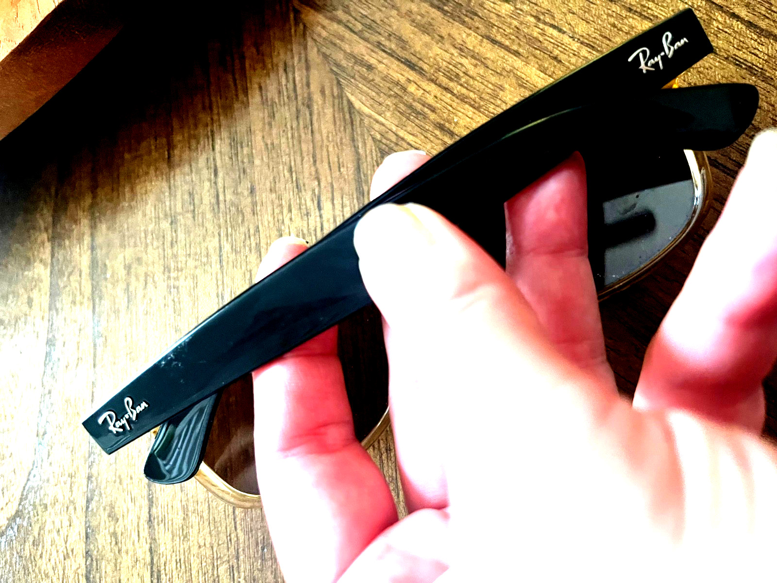 Ray-Ban Wayfarer Black Frame Green Lens Sunglasses – RB2132