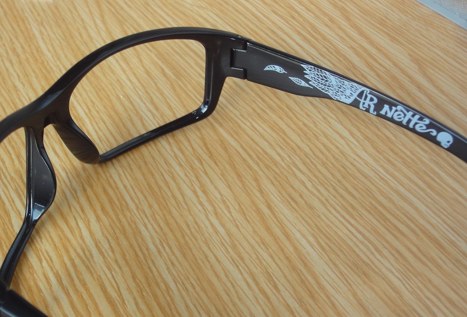 Arnette Fastball 4202-2267/81 Black mint frame/62mm-16 Polarized(Defective Lens)