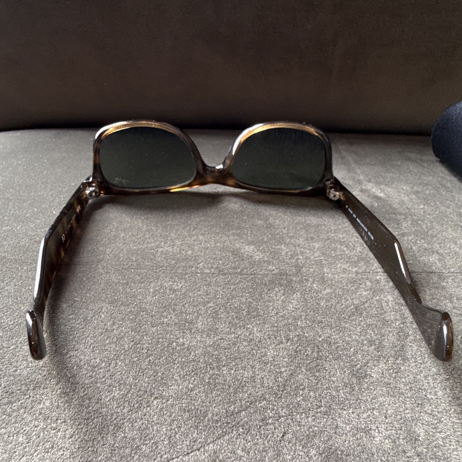 Ray-Ban RB2132 New Wayfarer Tortoise Brown Frame Green Tinted Glass 52-18