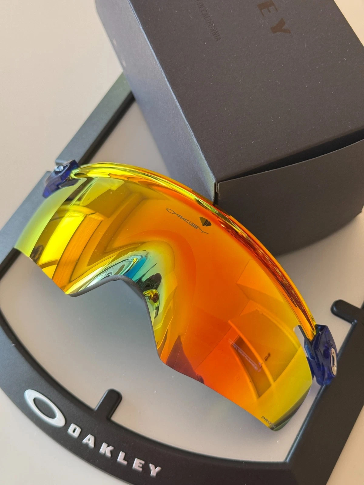 Oakley Sunglasses QNTM Kato OO9481D-0556 Crystal Blue Frame W/ PRIZM Ruby IN BOX