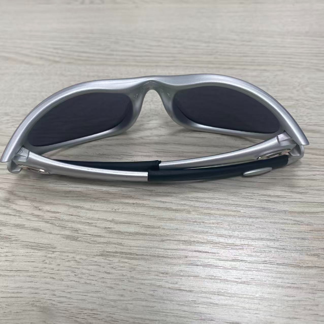 Retro Oakley Minute 1.0 Polarized Sunglasses Sliver Frame Dark Lenses Original