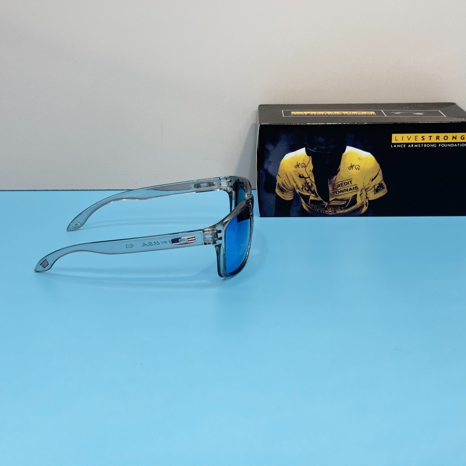Oakley Holbrook OO9102 Clear Gray Frame Prizm Sapphire Sunglasses New Box