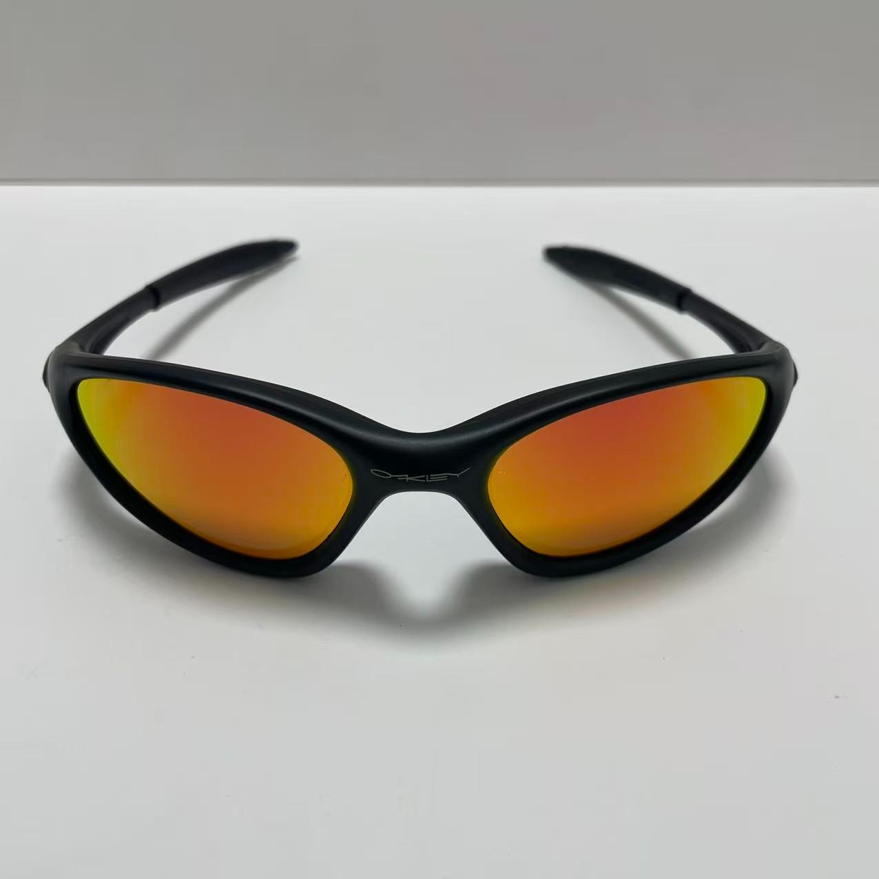 Retro Oakley Minute 1.0 Polarized Sunglasses Black Frame Ruby Lenses Original