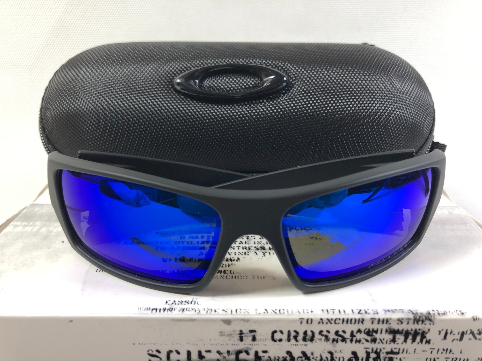 New Oakley Gascan Sunglass Matte Black l Prizm Sapphire Polarized OO9014-5060