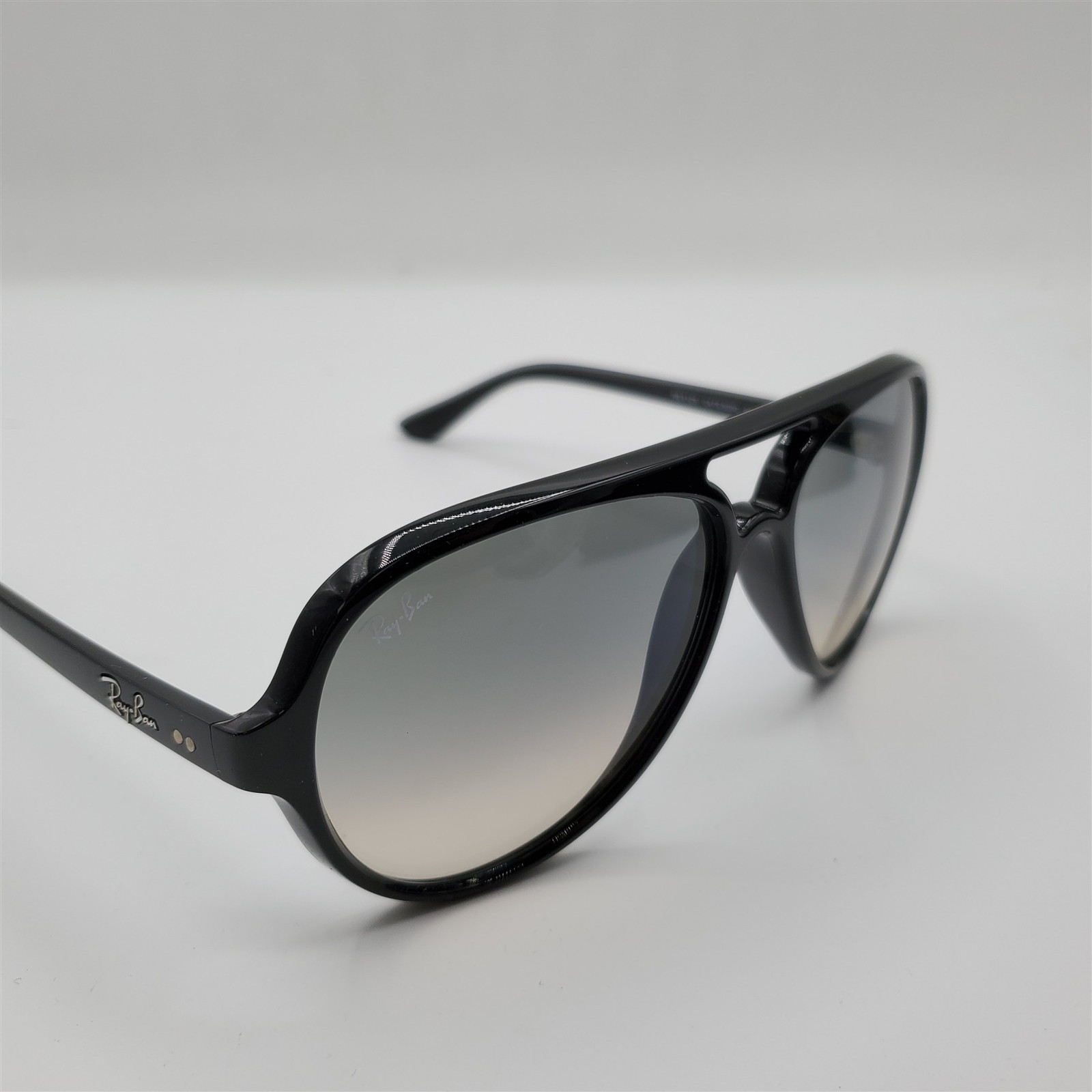 Ray-Ban Unisex Cats 5000 Aviator Sunglasses, Black/Clear Gradient Grey, 59 mm