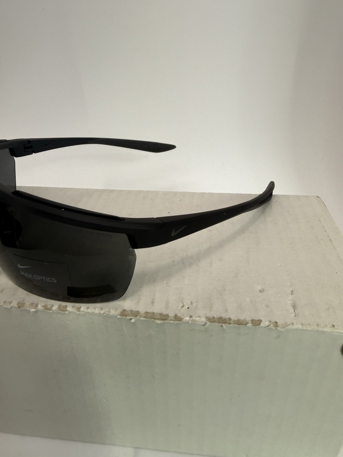 Nike WINDSHIELD ELITE 20 Black Frame Field Tint Sunglass CW4644-010 With Case