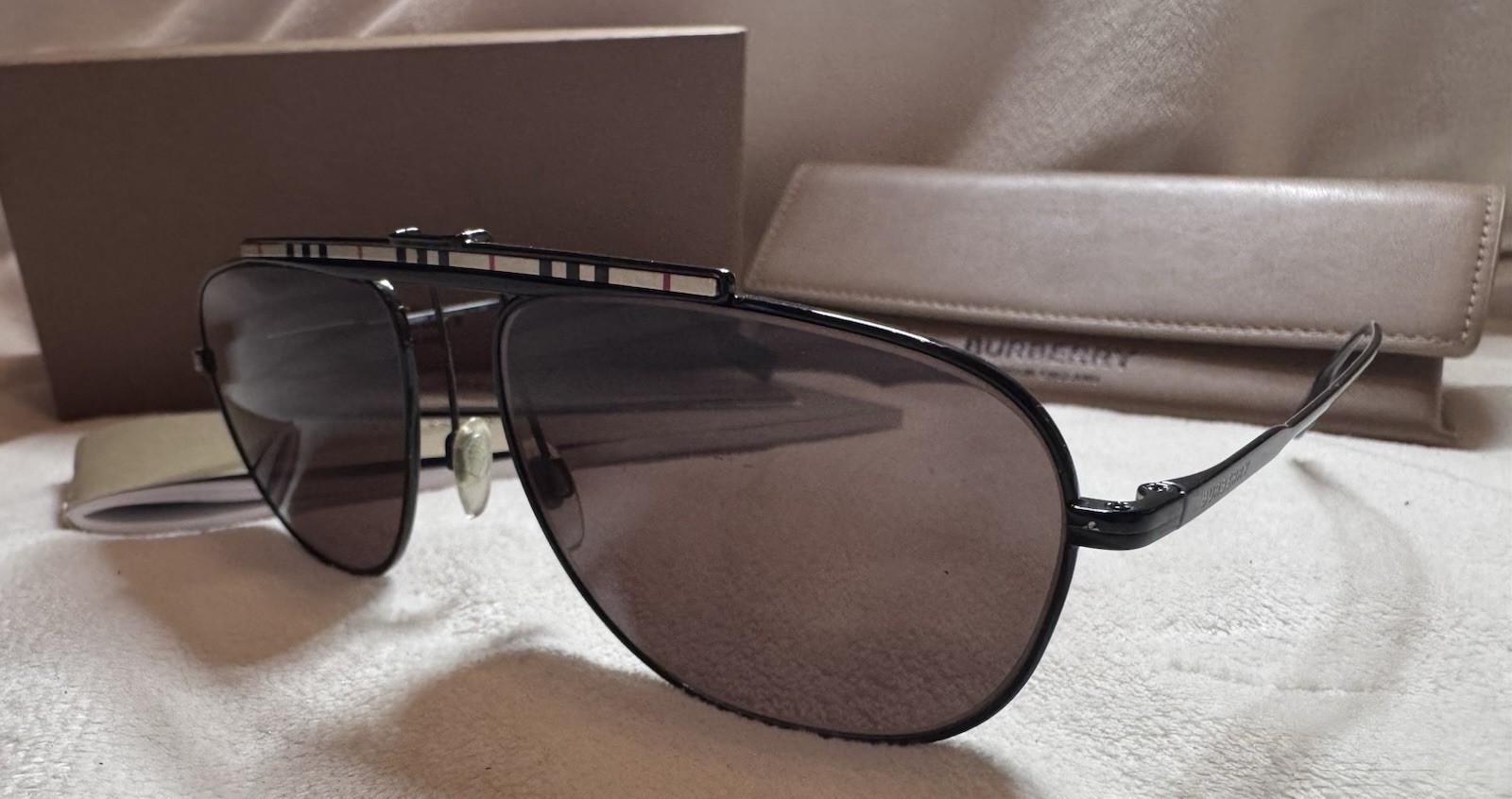 AUTHENTIC BURBERRY Sunglasses B 3121 Square Irregular Black Aviator Check BE3121