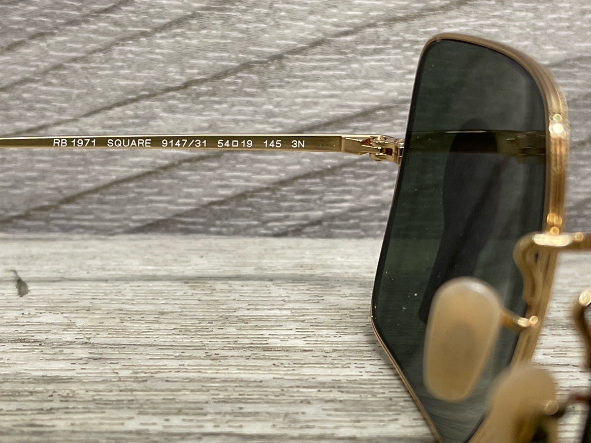 Ray-Ban RB1971 Square Metal Sunglasses With Classic Flat Lenses (A1D028502)