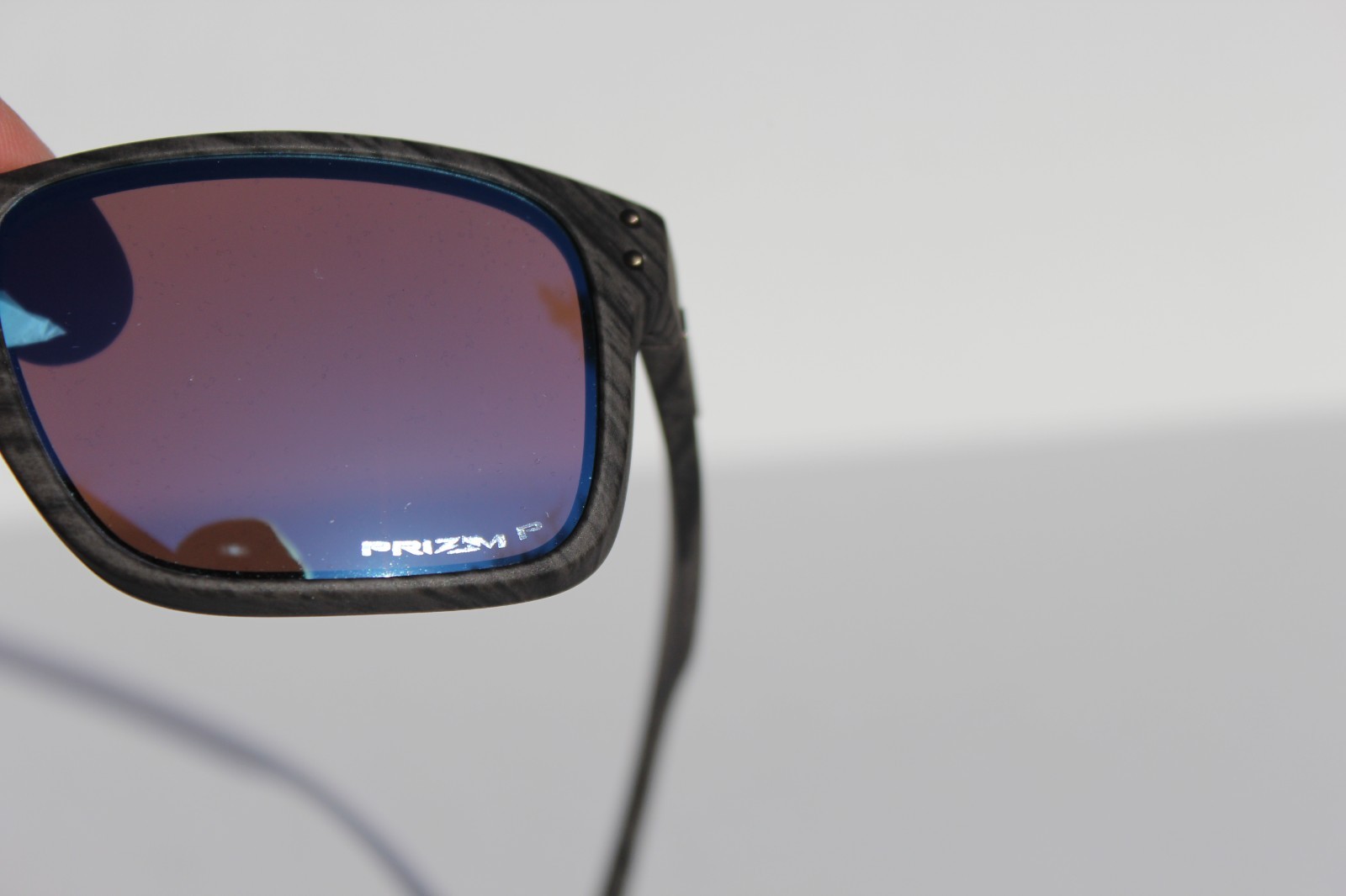 OAKLEY Holbrook POLARIZED Sunglasses Woodgrain/Prizm Deep Water OO9102-J9 NEW