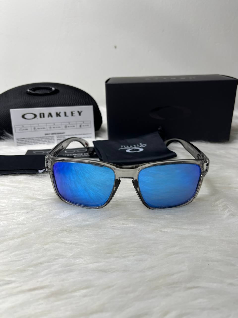 Oakley Holbrook Sunglasses Clear Smoke Frame Blue Mirrored Polarized Lens UV400