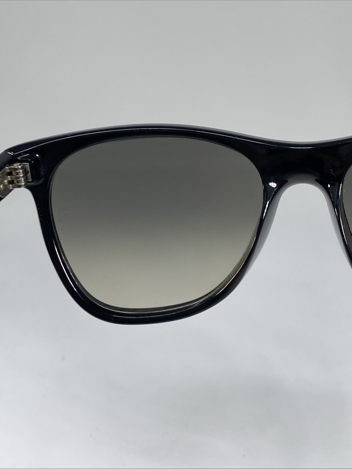RAY-BAN RB4184 601/32 Italy Glossy Black Sunglasses 54-17mm