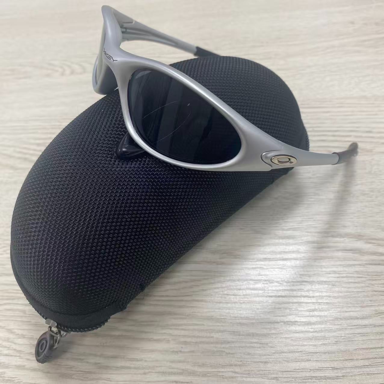 Retro Oakley Minute 1.0 Polarized Sunglasses Sliver Frame Dark Lenses Original