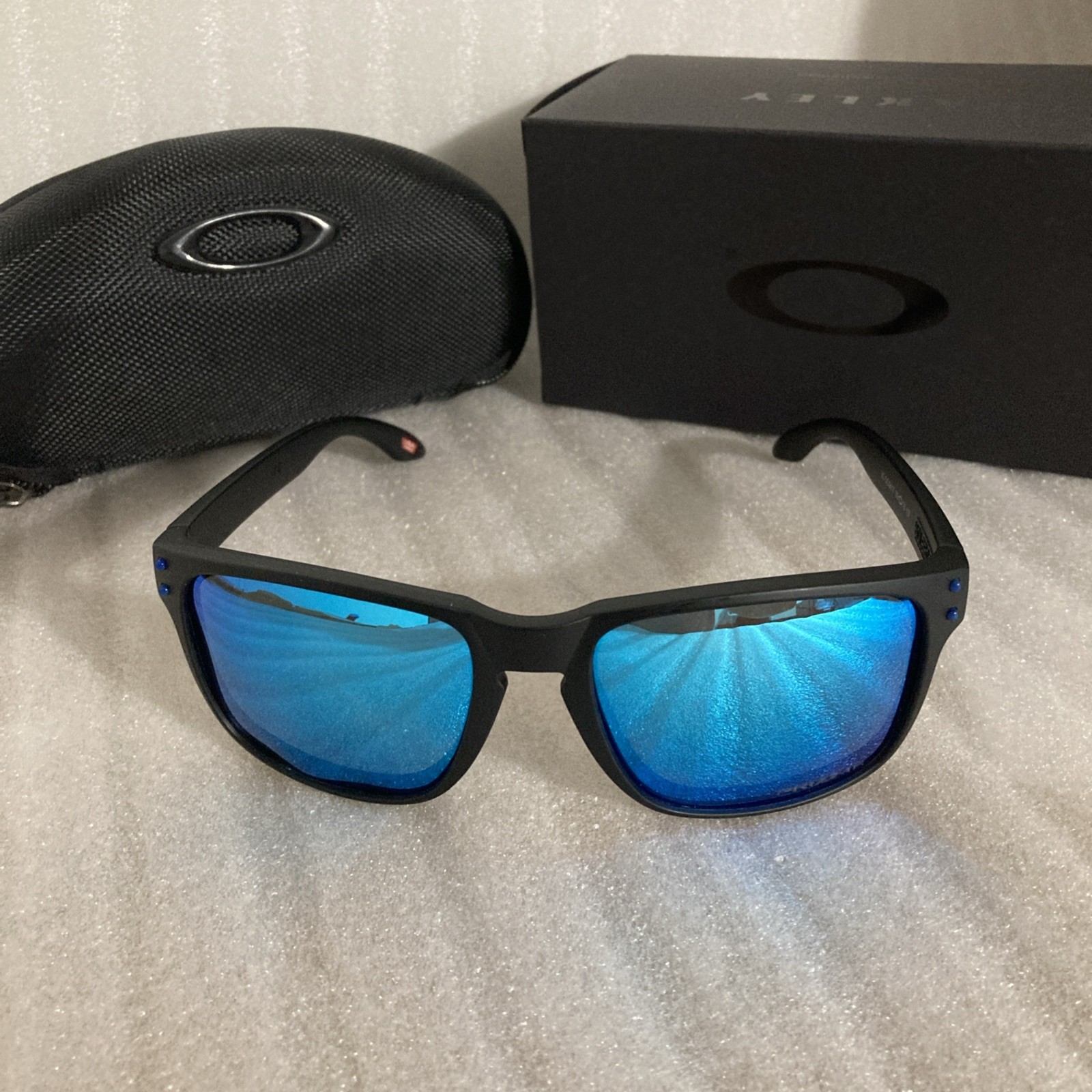 Oakley Holbrook XL Polarized Blue Lenses Square Sunglasses New With Case