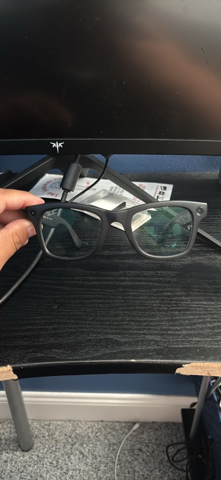 Ray-Ban Meta Wayfarer (Gen 1), Matte Black / Gradient Graphite Broken for parts