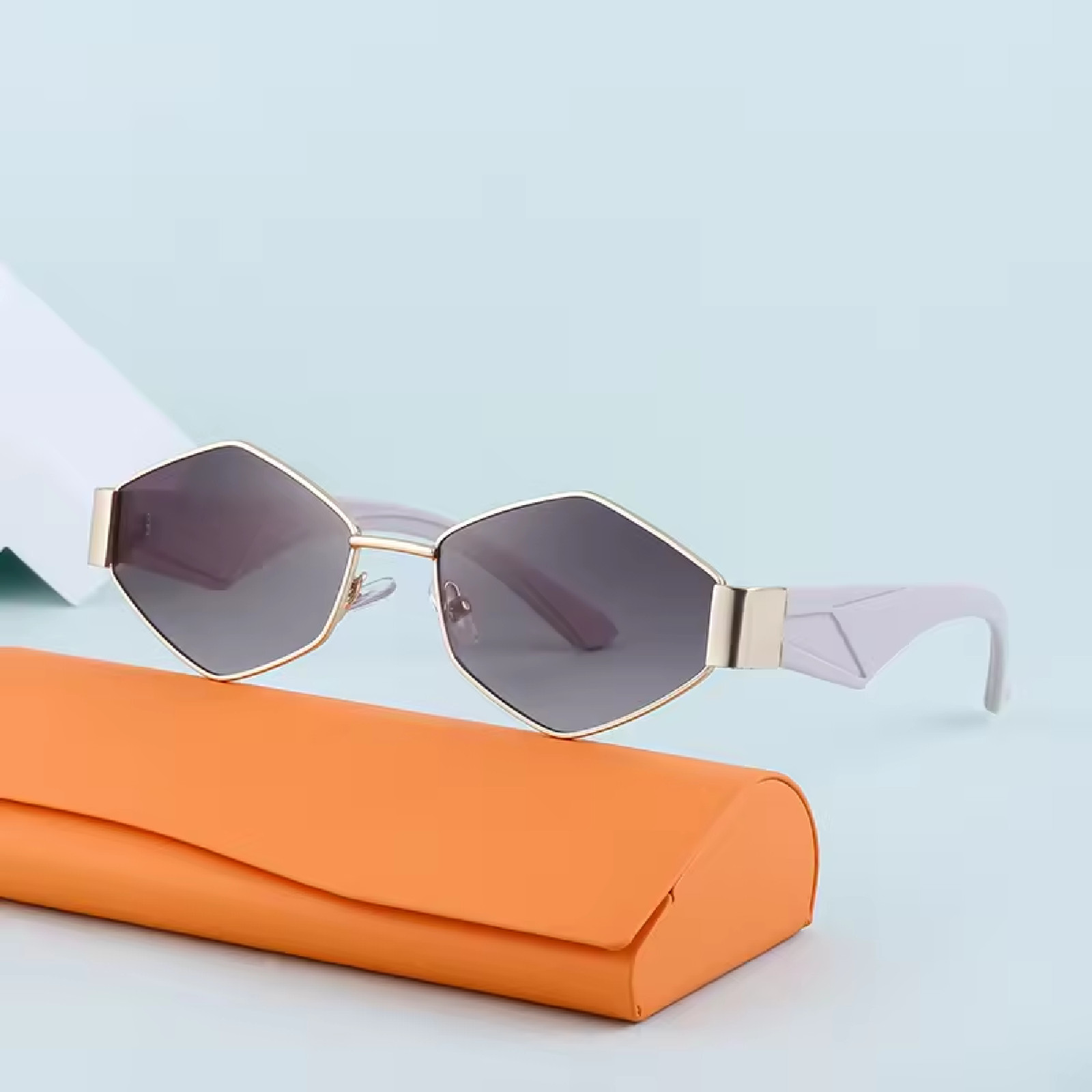 Sunglasses Unisex Polarized UV400 Lenses Vintage Style Metal Frame Diamond Shape