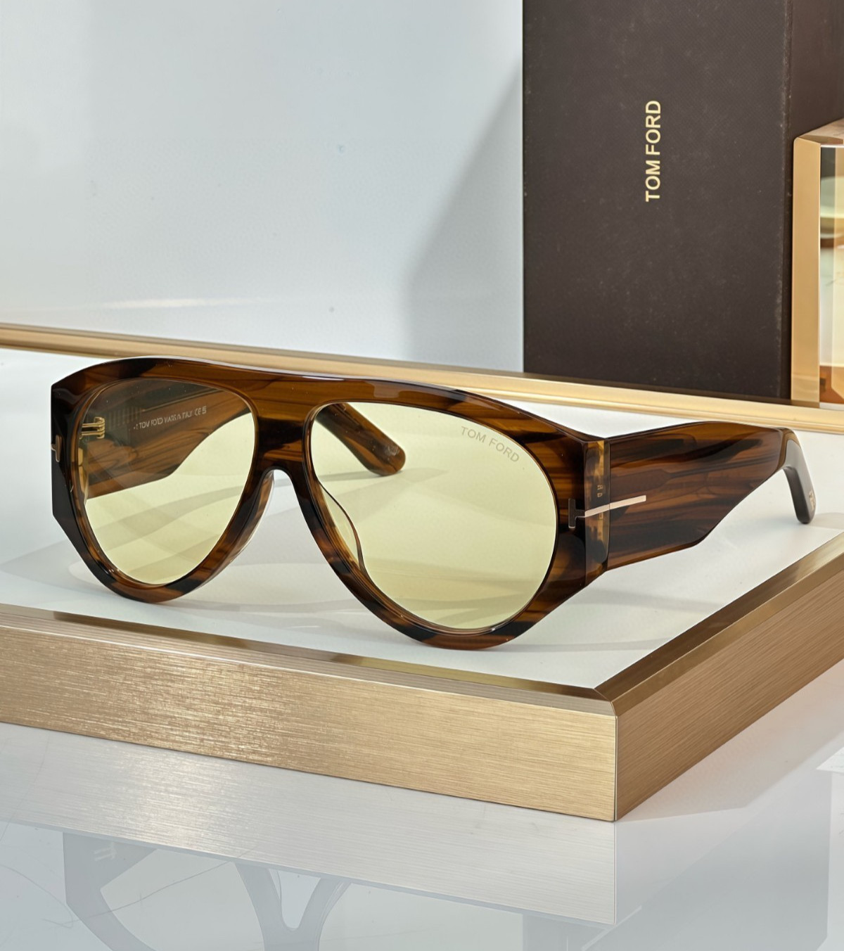 Tom Ford Bronson TF1044 60 12-140 Unisex Sunglasses Havana Frame Tea Lens