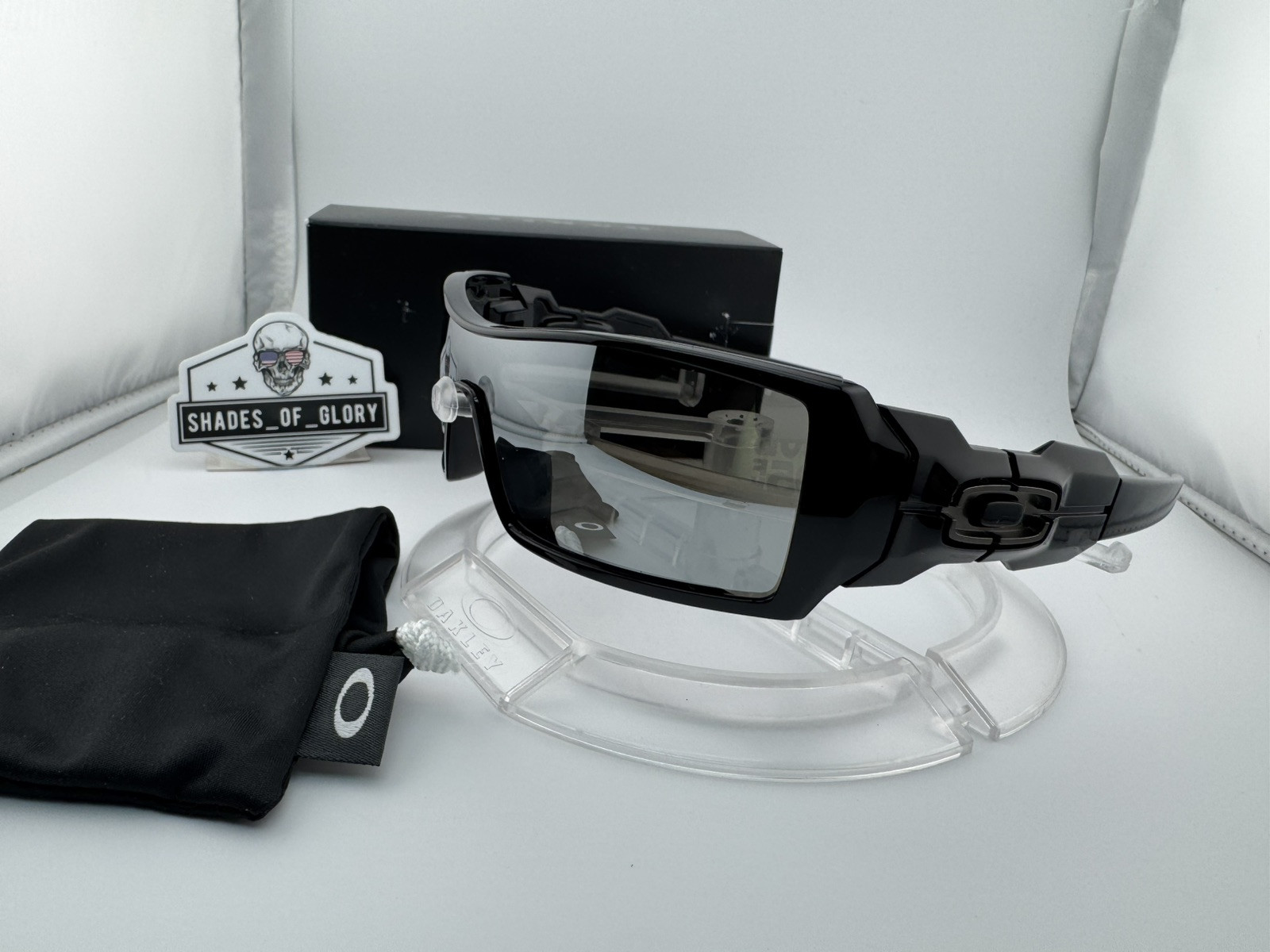 OAKLEY OIL RIG POLISHED BLACK SILVER GALAXY POLARIZED SUNGLASSES CHROME OO9081