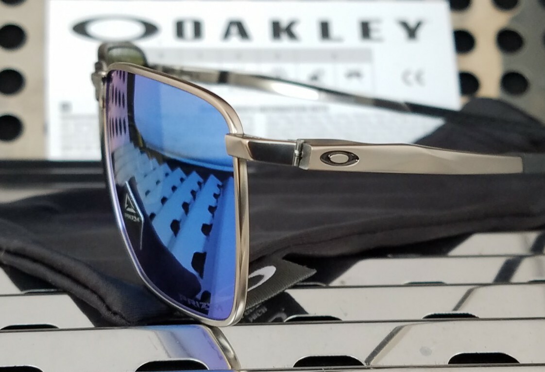 New Oakley EJECTOR Sunglasses 4142-0458 Satin Chrome w/ Prizm Sapphire Lenses
