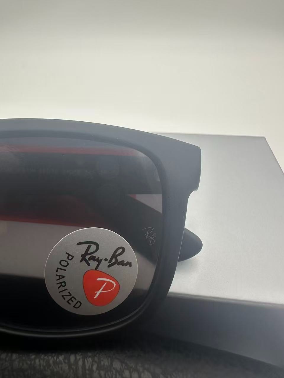 Ray-Ban Justin Grey Polarized Gradient Men’s Sunglasses RB4165 622/T3 54mm
