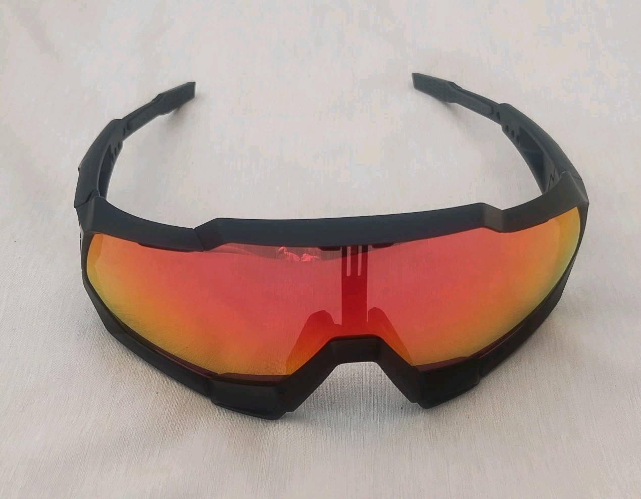 New 100% SPEEDTRAP Sunglasses | Soft Tact Black / HiPER Red ML Mirror Lens