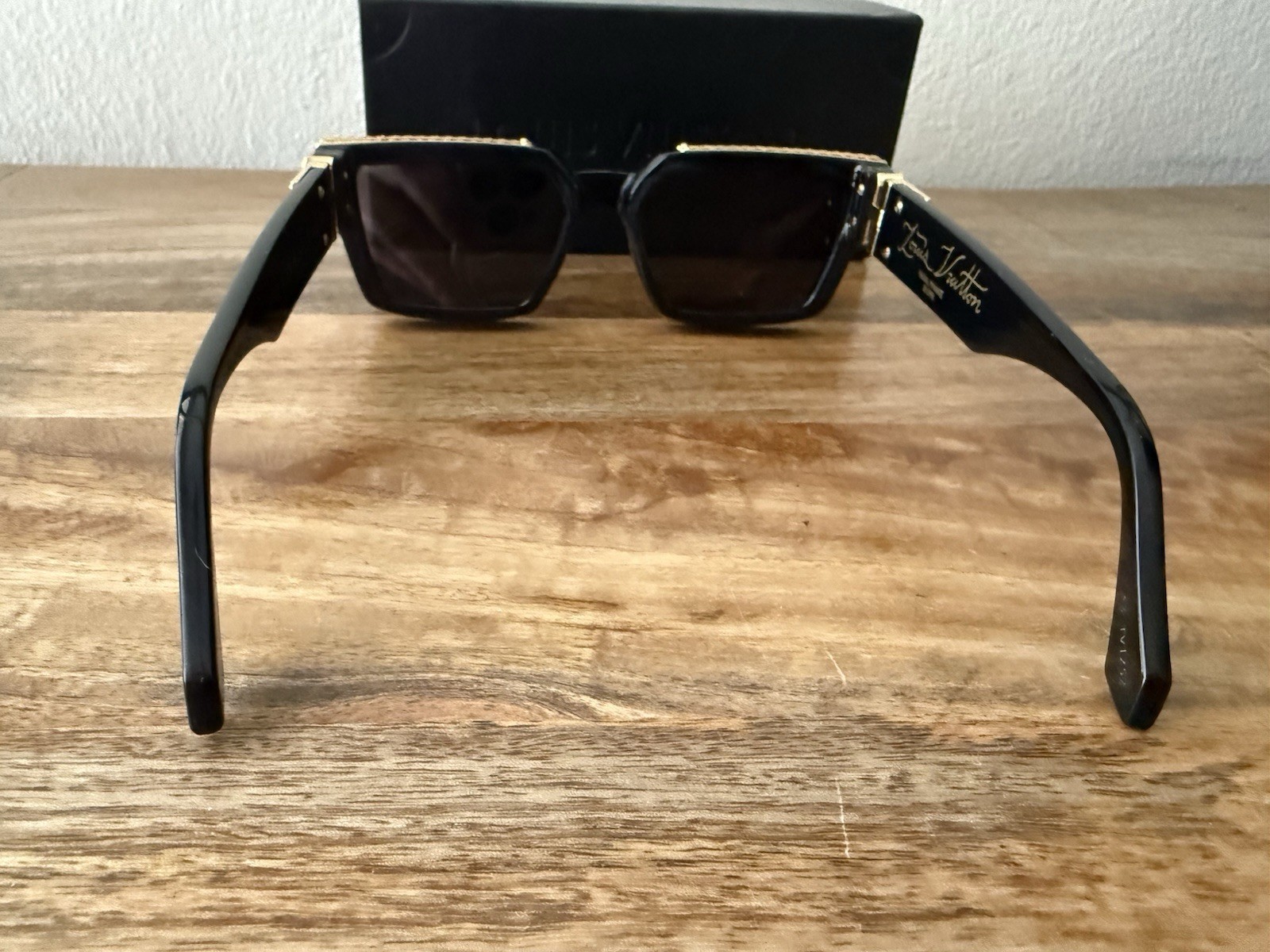Louis Vuitton 1.1 Millionaires Z1165W Sunglasses Square Black Gold Monogram
