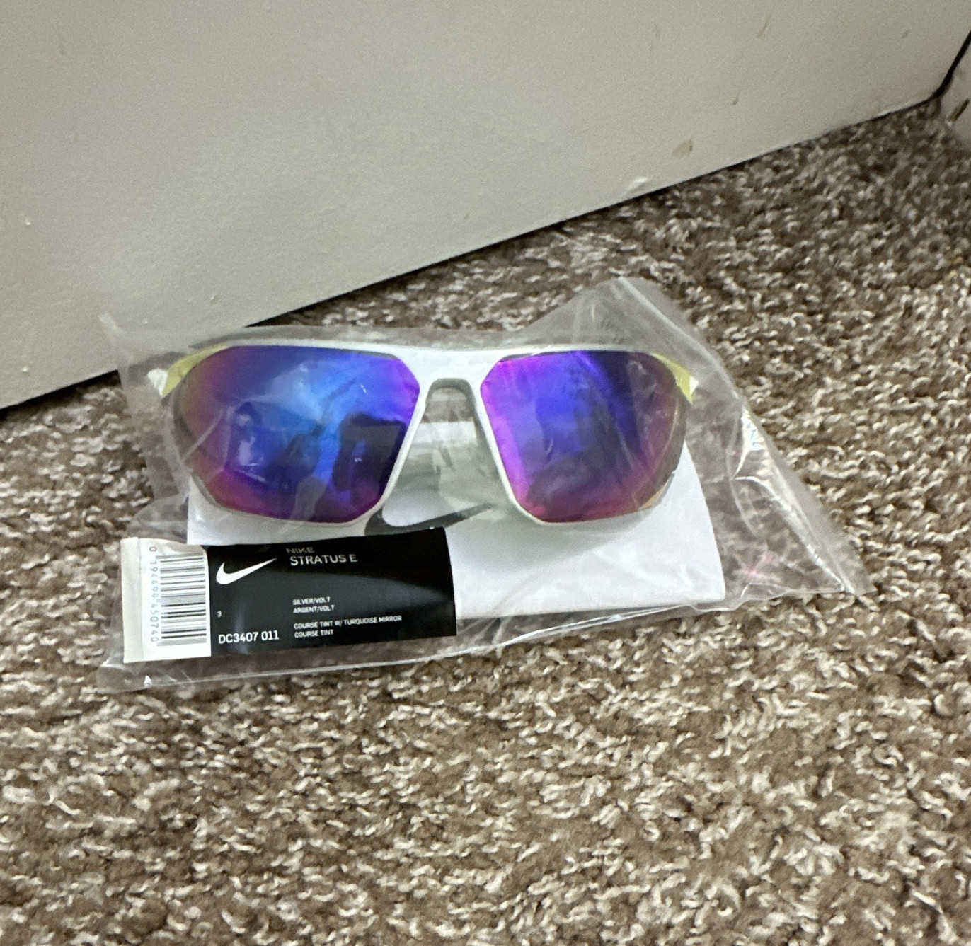 Nike STRATUS E Men’s Sunglasses Silver Metal Mirrored Turquoise DC3407 011