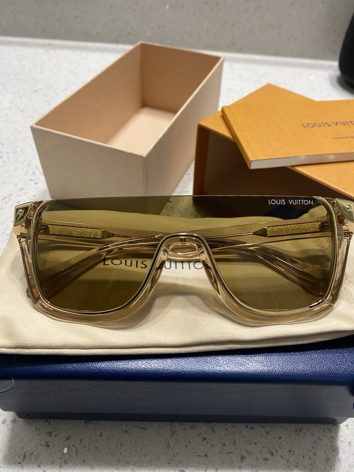Louis vuitton Heritage Mask Sunglasses Z3243U Brand New