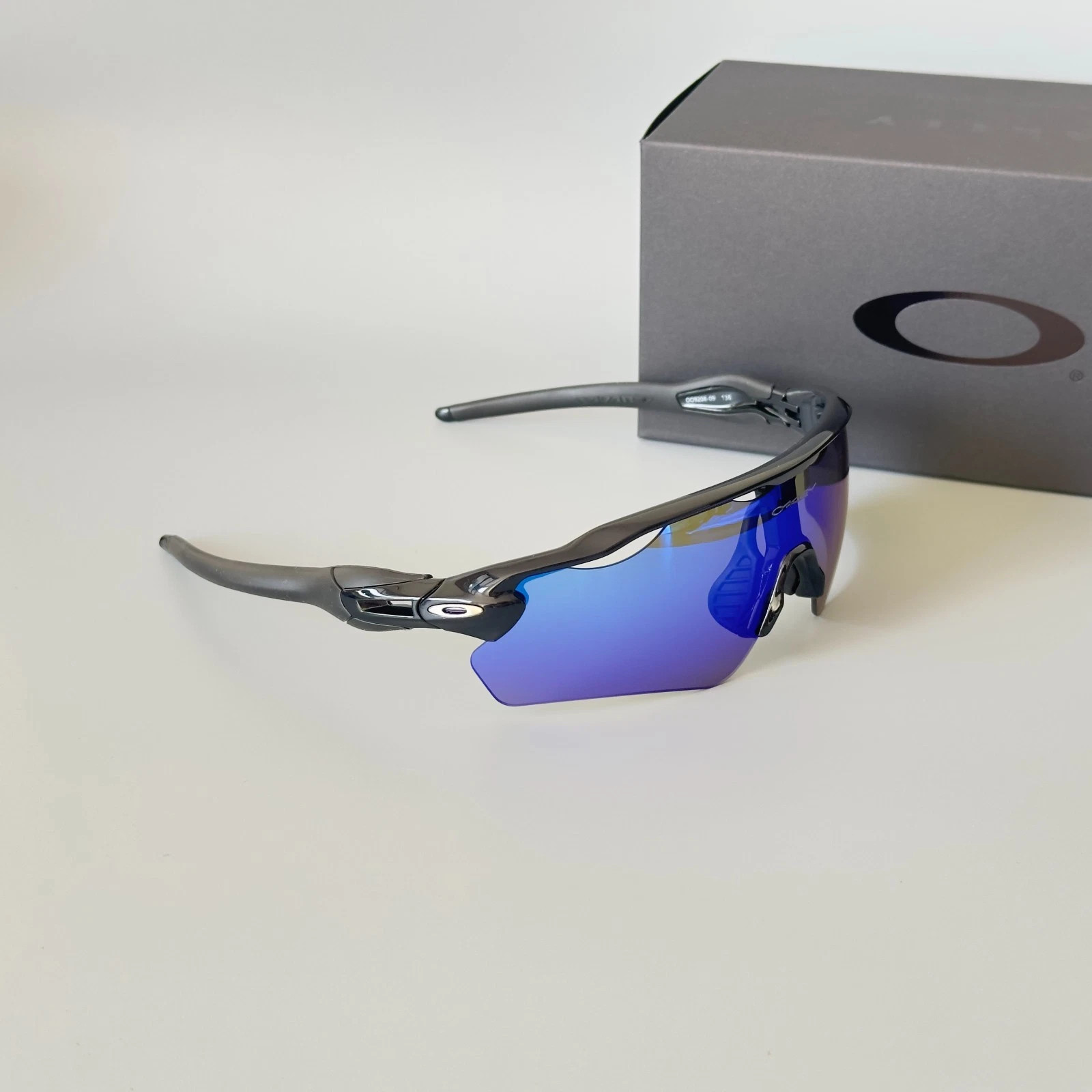 New Oakley OO9208 Sunglasses Radar EV Path Polished Black Frames Blue LensIN BOX