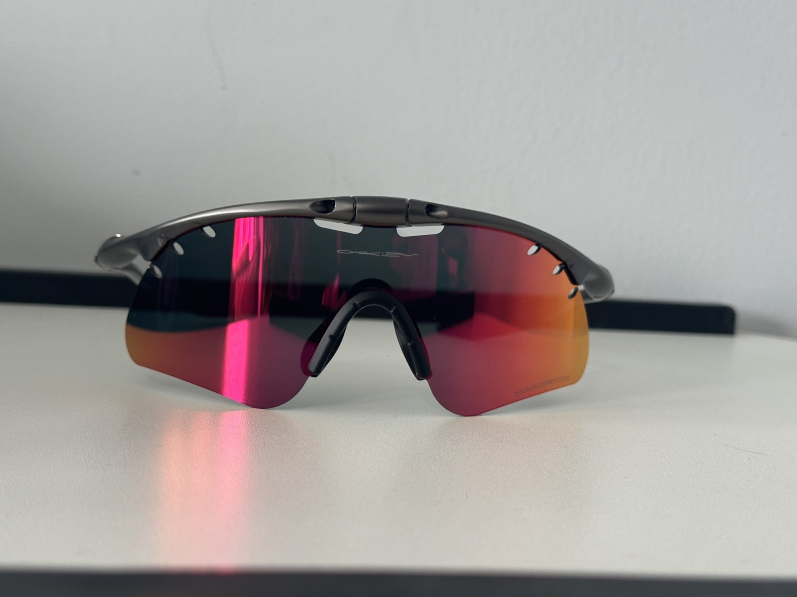 Oakley Mag Metal Black Frame Sunglasses Red/Orange Magnesium Lenses Made In USA
