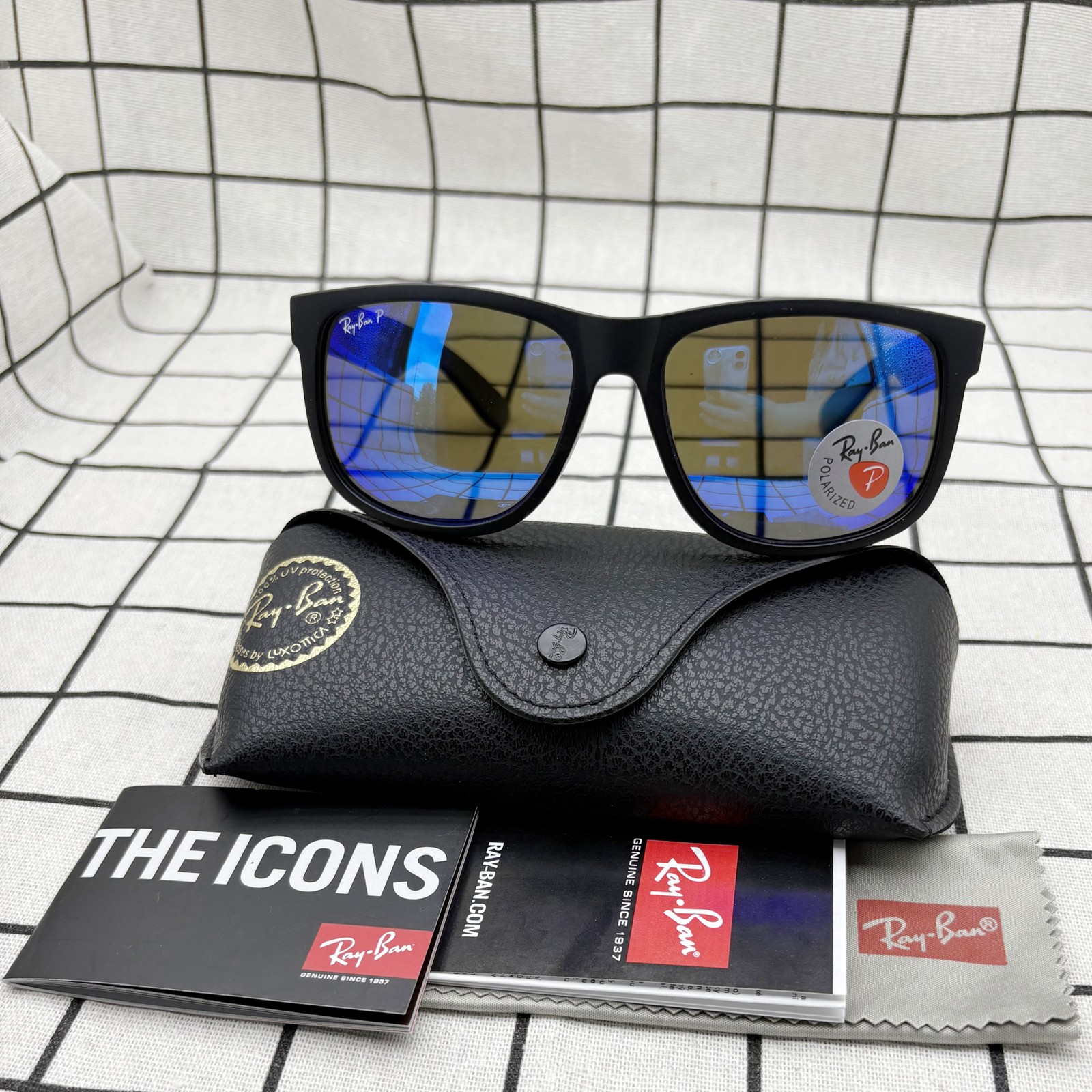 Ray-Ban Classic Polarized sunglasses Justin RB4165 622 55 Blue Lens Black Frame