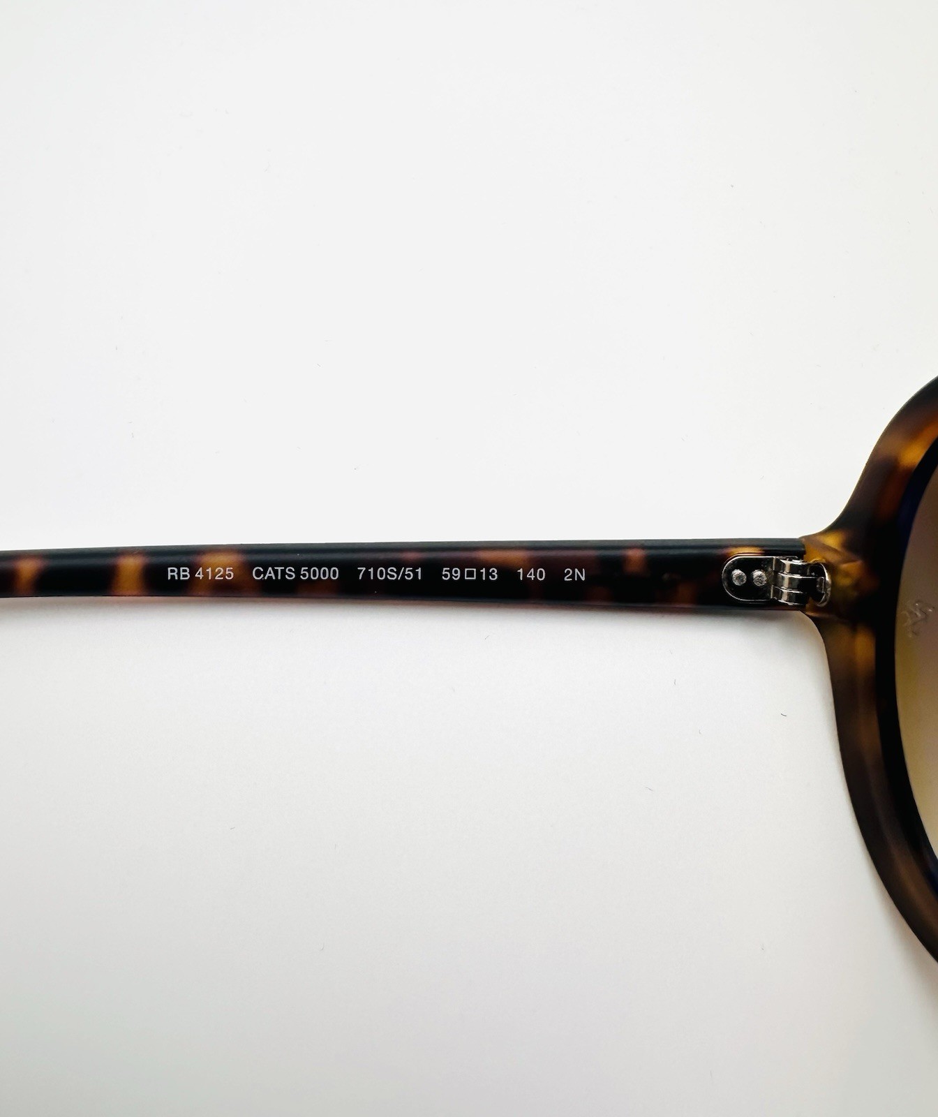 Ray-Ban Cats 5000 59mm Aviator Unisex Sunglasses – Brown Gradient Lens RB4125