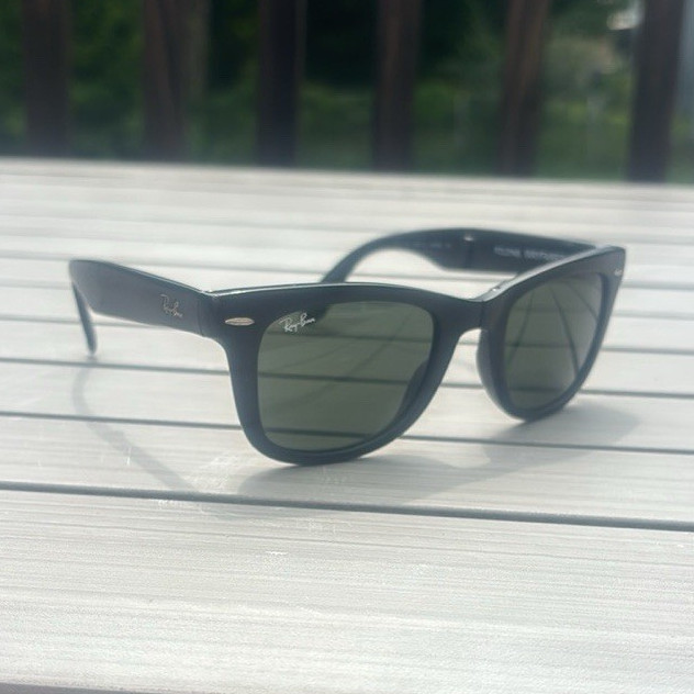 Ray-Ban RB4105 Polarized Wayfarer Sunglasses Black Frame Green Lenses 50□22