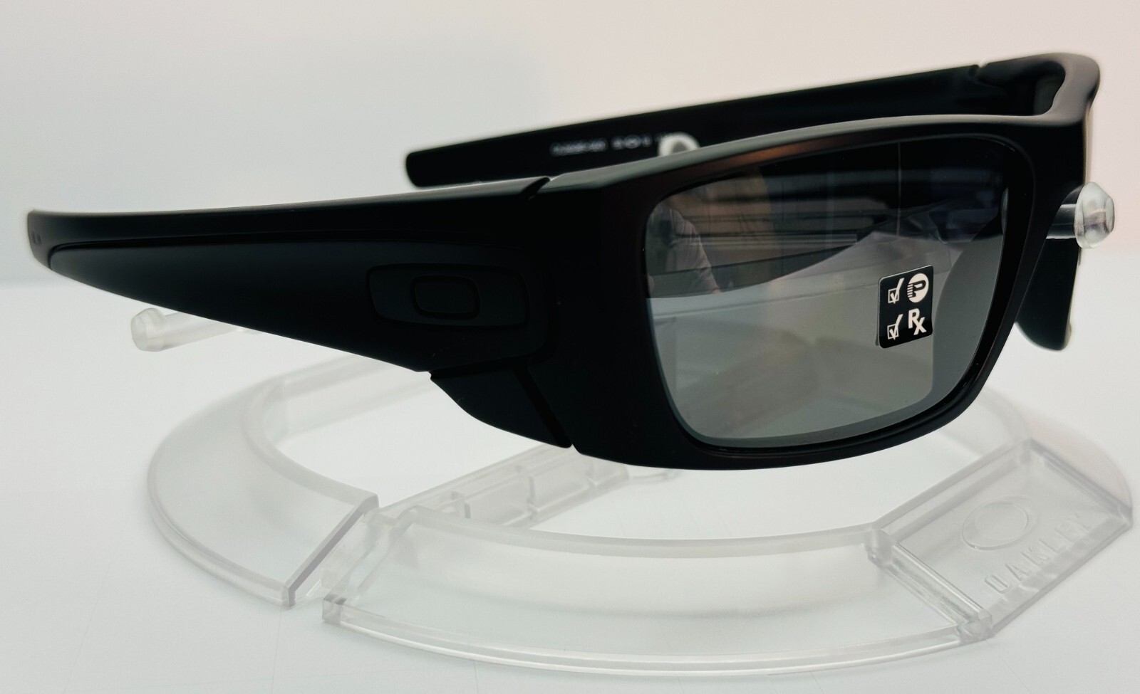 New Oakley Fuel Cell Sunglasses / Matte Black / Prizm Black Polarized /009096-I5
