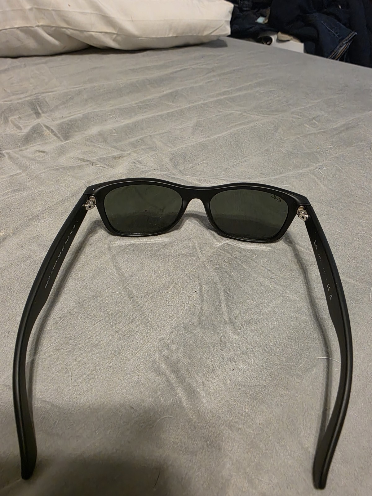 Ray-Ban RB2132 New Wayfarer Black Plastic Frame Green Tinted Glass 58-18